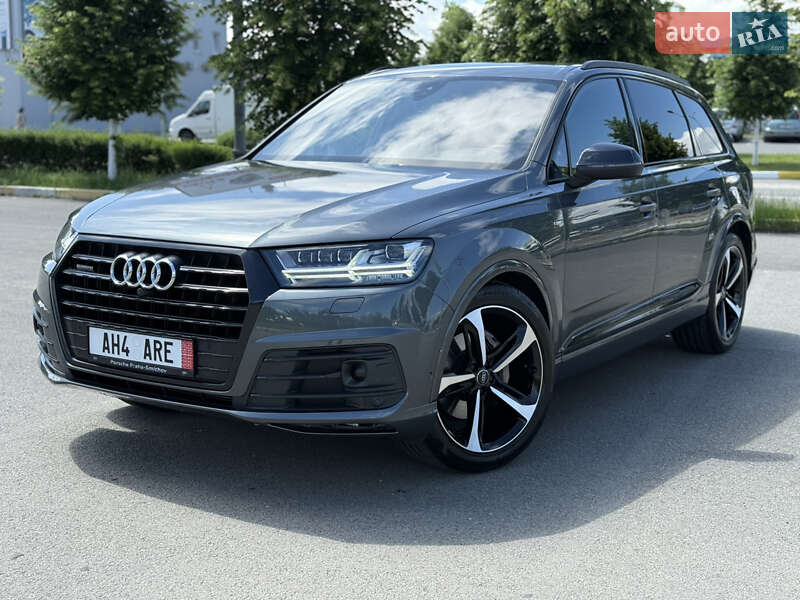 Внедорожник / Кроссовер Audi Q7 2018 в 