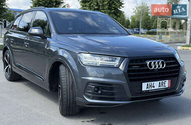 Внедорожник / Кроссовер Audi Q7 2018 в 