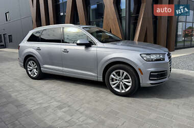 Внедорожник / Кроссовер Audi Q7 2017 в 