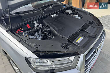Внедорожник / Кроссовер Audi Q7 2017 в 