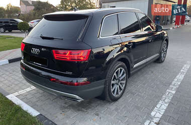 Внедорожник / Кроссовер Audi Q7 2016 в 
