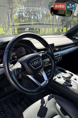 Внедорожник / Кроссовер Audi Q7 2019 в 