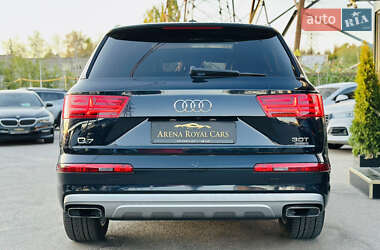 Внедорожник / Кроссовер Audi Q7 2016 в 