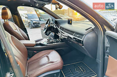 Внедорожник / Кроссовер Audi Q7 2016 в 