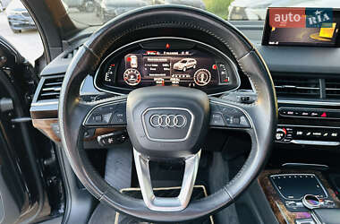 Внедорожник / Кроссовер Audi Q7 2016 в 