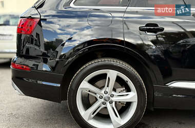 Внедорожник / Кроссовер Audi Q7 2019 в 