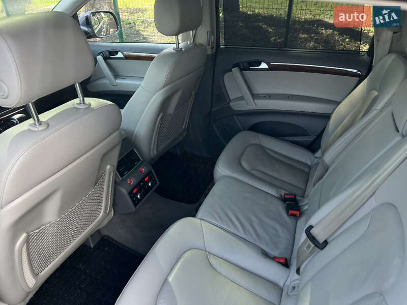 Позашляховик / Кросовер Audi Q7 2013 в Умані