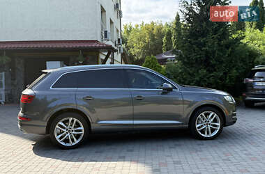 Внедорожник / Кроссовер Audi Q7 2018 в 