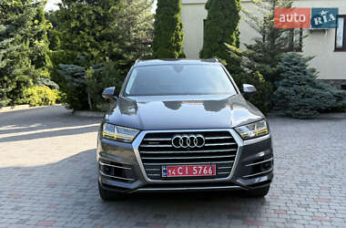 Внедорожник / Кроссовер Audi Q7 2018 в 