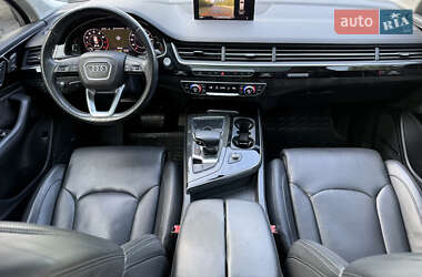 Внедорожник / Кроссовер Audi Q7 2018 в 