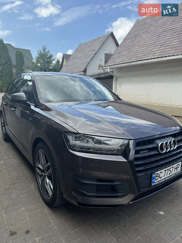 Внедорожник / Кроссовер Audi Q7 2017 в Судовой Вишне