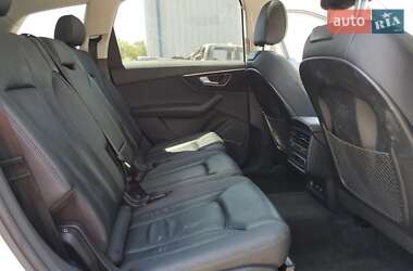 Позашляховик / Кросовер Audi Q7 2019 в 