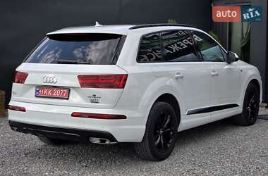 Внедорожник / Кроссовер Audi Q7 2017 в 