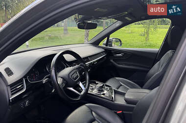 Внедорожник / Кроссовер Audi Q7 2016 в 