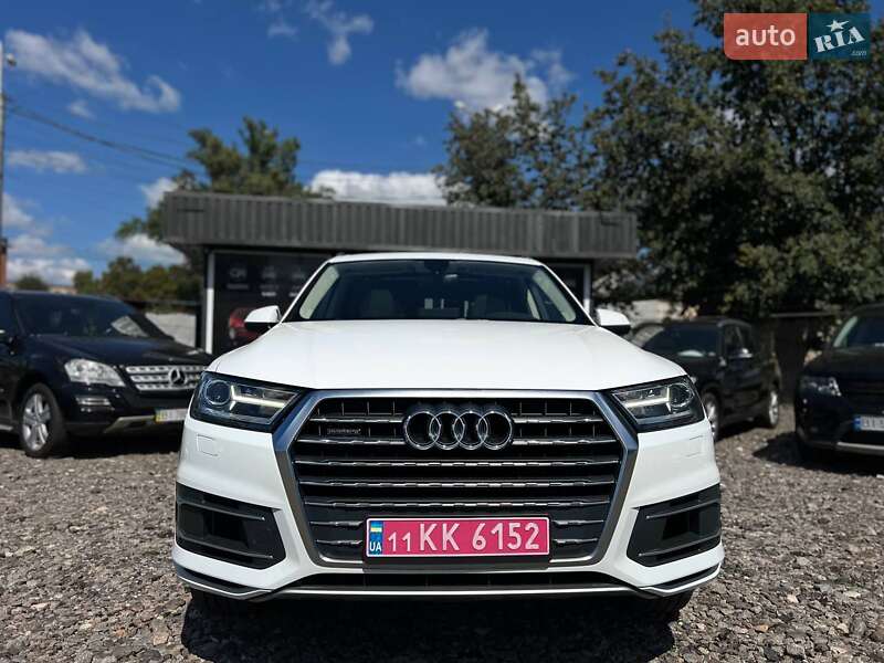 Внедорожник / Кроссовер Audi Q7 2017 в 