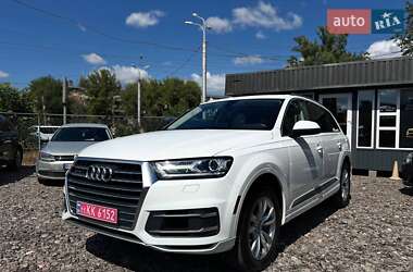 Внедорожник / Кроссовер Audi Q7 2017 в 