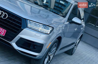 Внедорожник / Кроссовер Audi Q7 2017 в 