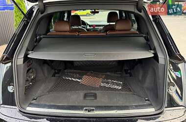 Внедорожник / Кроссовер Audi Q7 2016 в 