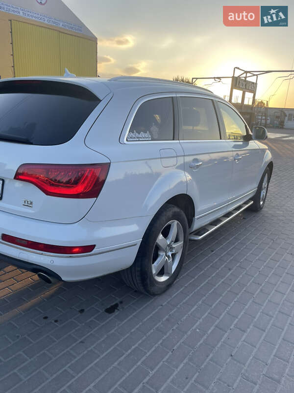 Внедорожник / Кроссовер Audi Q7 2012 в Новояворовске