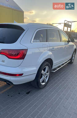 Позашляховик / Кросовер Audi Q7 2012 в 