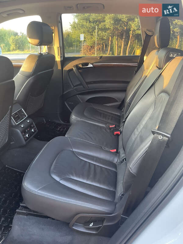 Внедорожник / Кроссовер Audi Q7 2012 в Новояворовске