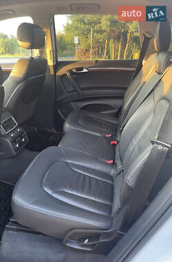 Позашляховик / Кросовер Audi Q7 2012 в 
