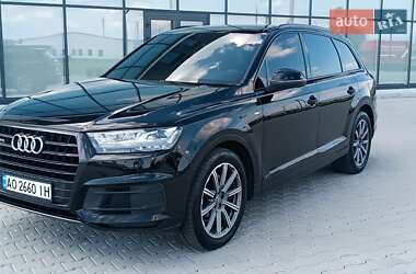 Внедорожник / Кроссовер Audi Q7 2017 в 