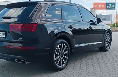 Внедорожник / Кроссовер Audi Q7 2017 в 