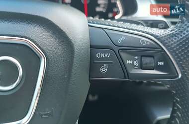 Внедорожник / Кроссовер Audi Q7 2017 в 