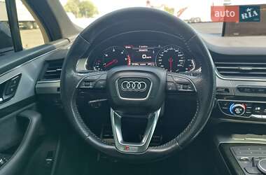 Внедорожник / Кроссовер Audi Q7 2017 в 