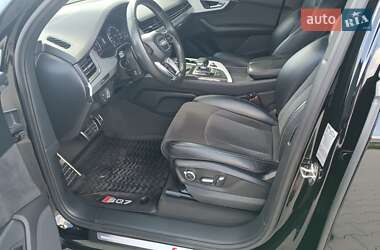 Внедорожник / Кроссовер Audi Q7 2017 в 