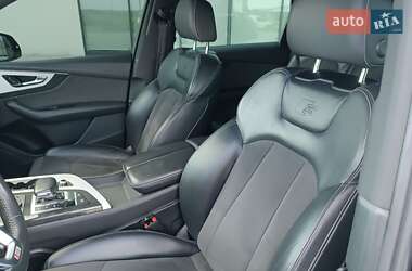 Внедорожник / Кроссовер Audi Q7 2017 в 