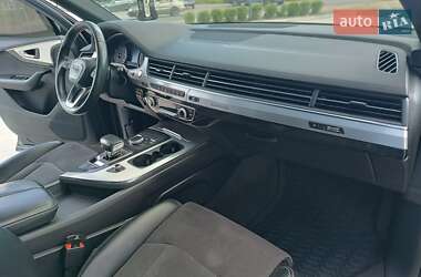Внедорожник / Кроссовер Audi Q7 2017 в 