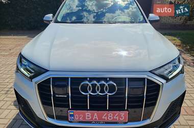 Внедорожник / Кроссовер Audi Q7 2022 в 