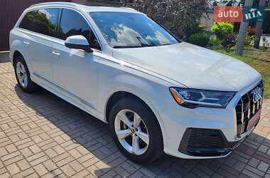 Внедорожник / Кроссовер Audi Q7 2022 в 