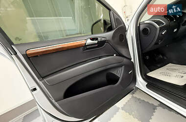 Внедорожник / Кроссовер Audi Q7 2013 в 
