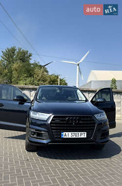 Внедорожник / Кроссовер Audi Q7 2017 в 