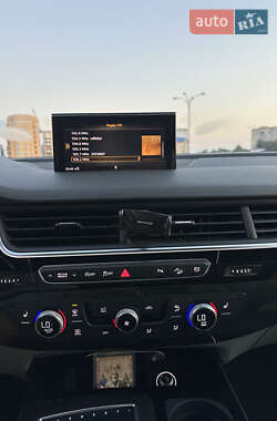 Внедорожник / Кроссовер Audi Q7 2018 в 