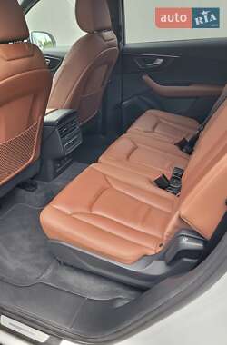 Внедорожник / Кроссовер Audi Q7 2020 в 