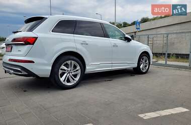 Внедорожник / Кроссовер Audi Q7 2020 в 