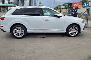 Внедорожник / Кроссовер Audi Q7 2020 в 