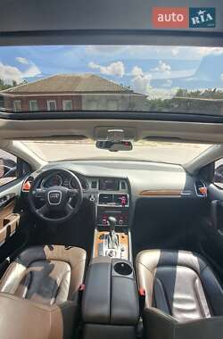 Внедорожник / Кроссовер Audi Q7 2011 в 