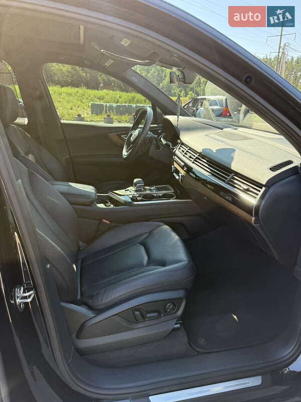 Позашляховик / Кросовер Audi Q7 2016 в Ірпені