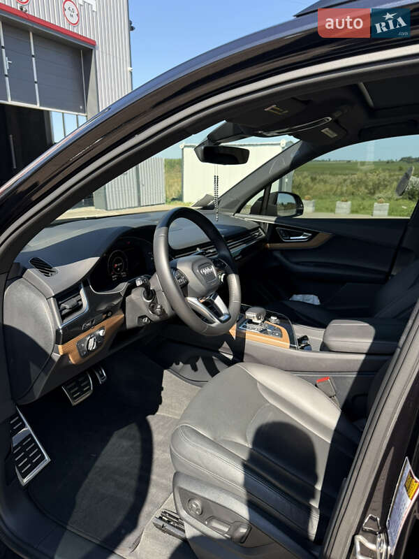 Позашляховик / Кросовер Audi Q7 2016 в Ірпені