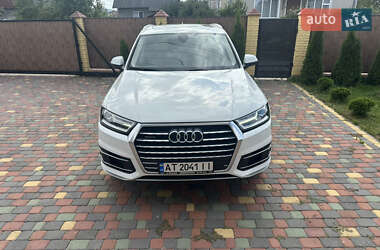 Внедорожник / Кроссовер Audi Q7 2017 в 