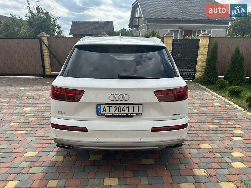 Внедорожник / Кроссовер Audi Q7 2017 в Калуше