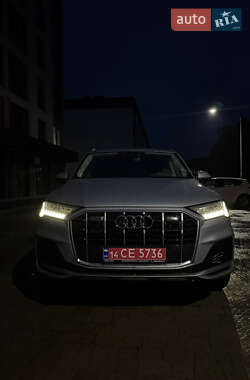 Внедорожник / Кроссовер Audi Q7 2022 в 