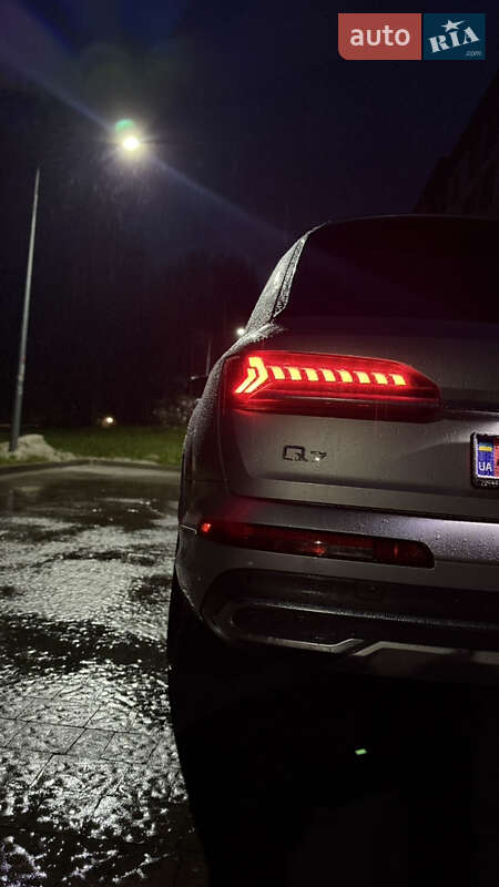 Внедорожник / Кроссовер Audi Q7 2022 в Новояворовске