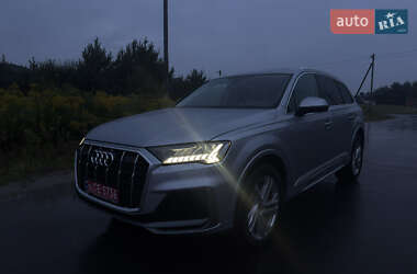 Внедорожник / Кроссовер Audi Q7 2022 в 