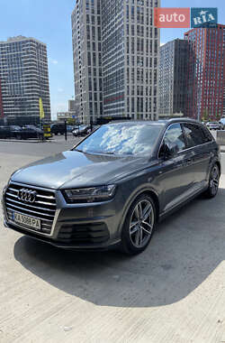 Внедорожник / Кроссовер Audi Q7 2015 в Киеве